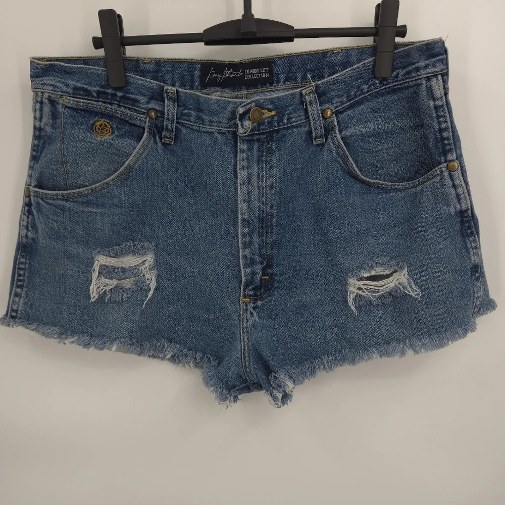 Wrangler George Straight Ladies Distressed Cowboy Cut off Short Shorts